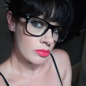 Meet your Posher, Noelle